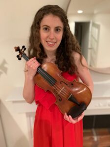 Raina Saunders teaches Early Childhood Music classes in community and teaches violin and Suzuki violin lessons and group classes.