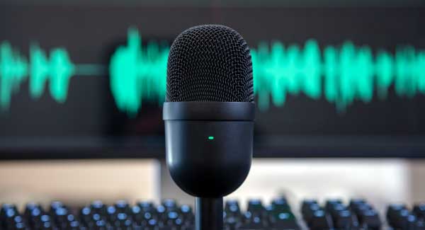 Locker_716x500px Recording microphone and soundwave 325x600px